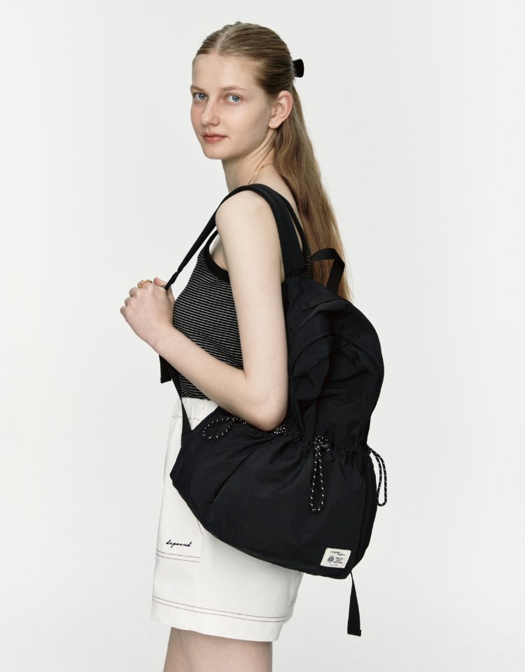 [예약배송 5/7]travel backpack - black