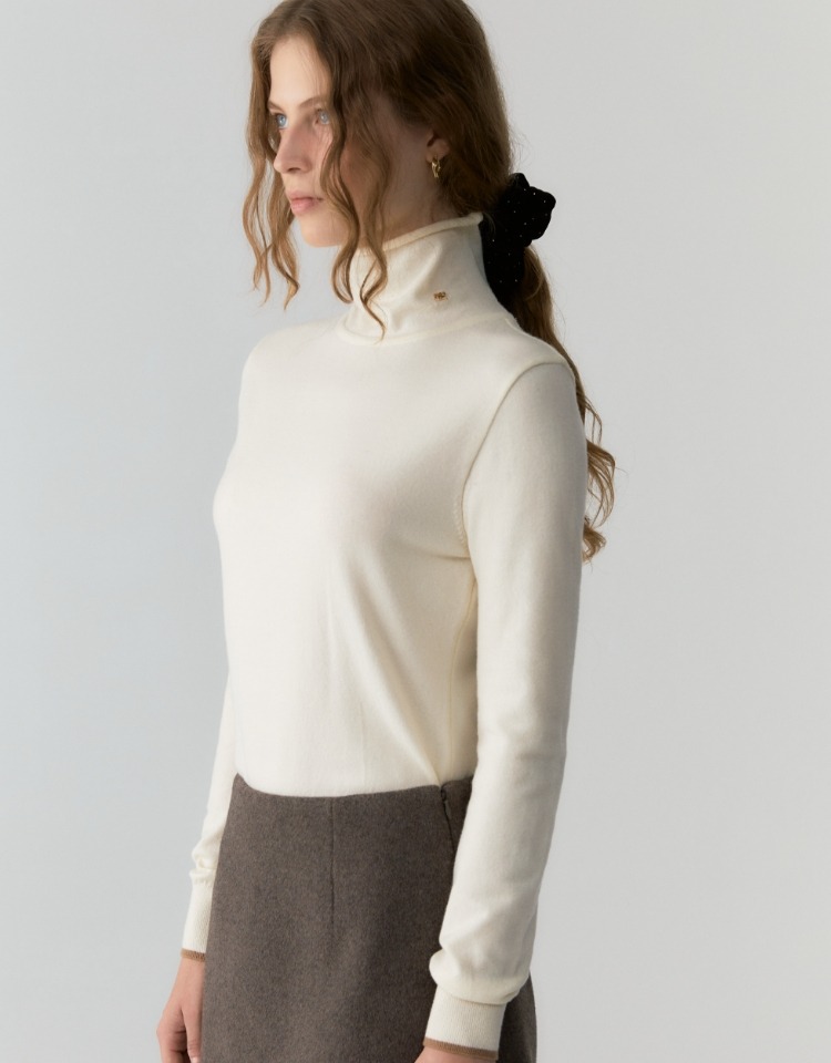 gold point turtle neck knit - ivory